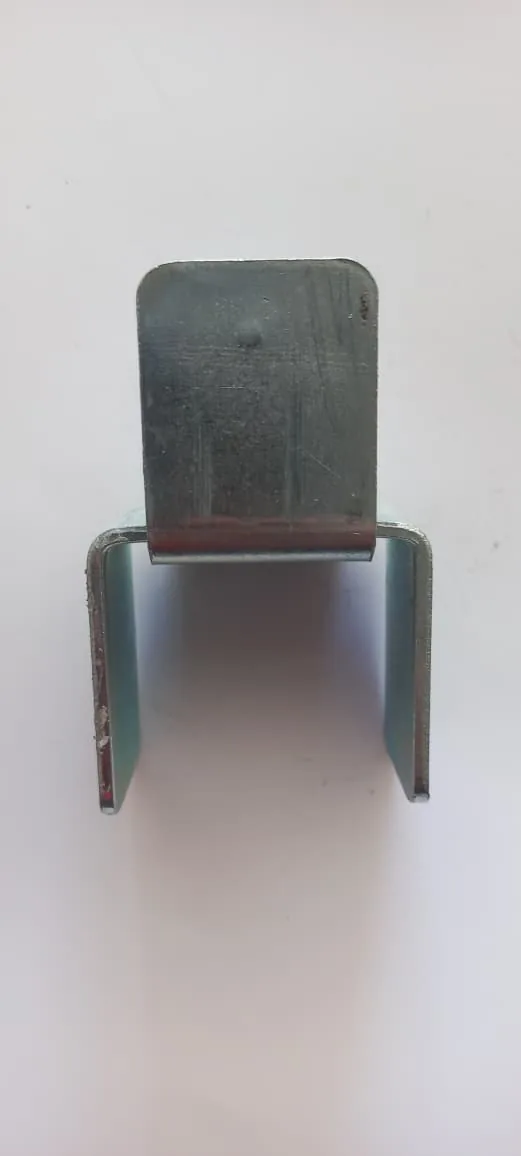 Abrazadera Armada Galvanizada Cal. 12 de 1 1/4" x 2"