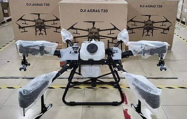 Kit Dron DJI Agras T30 con Esparcidor de Granulados — foto 2