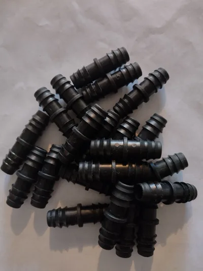 Toma Injerto 16 mm – Conexión Rápida para Riego por Goteo